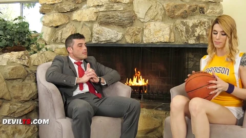 Shemale fickt kerl, große titten